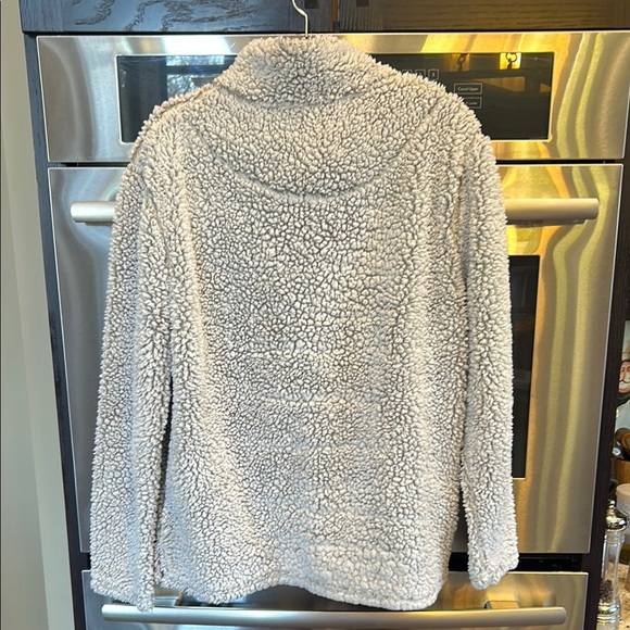 Cozy White Sherpa Fleece‎ Pullover - Picture 4 of 4